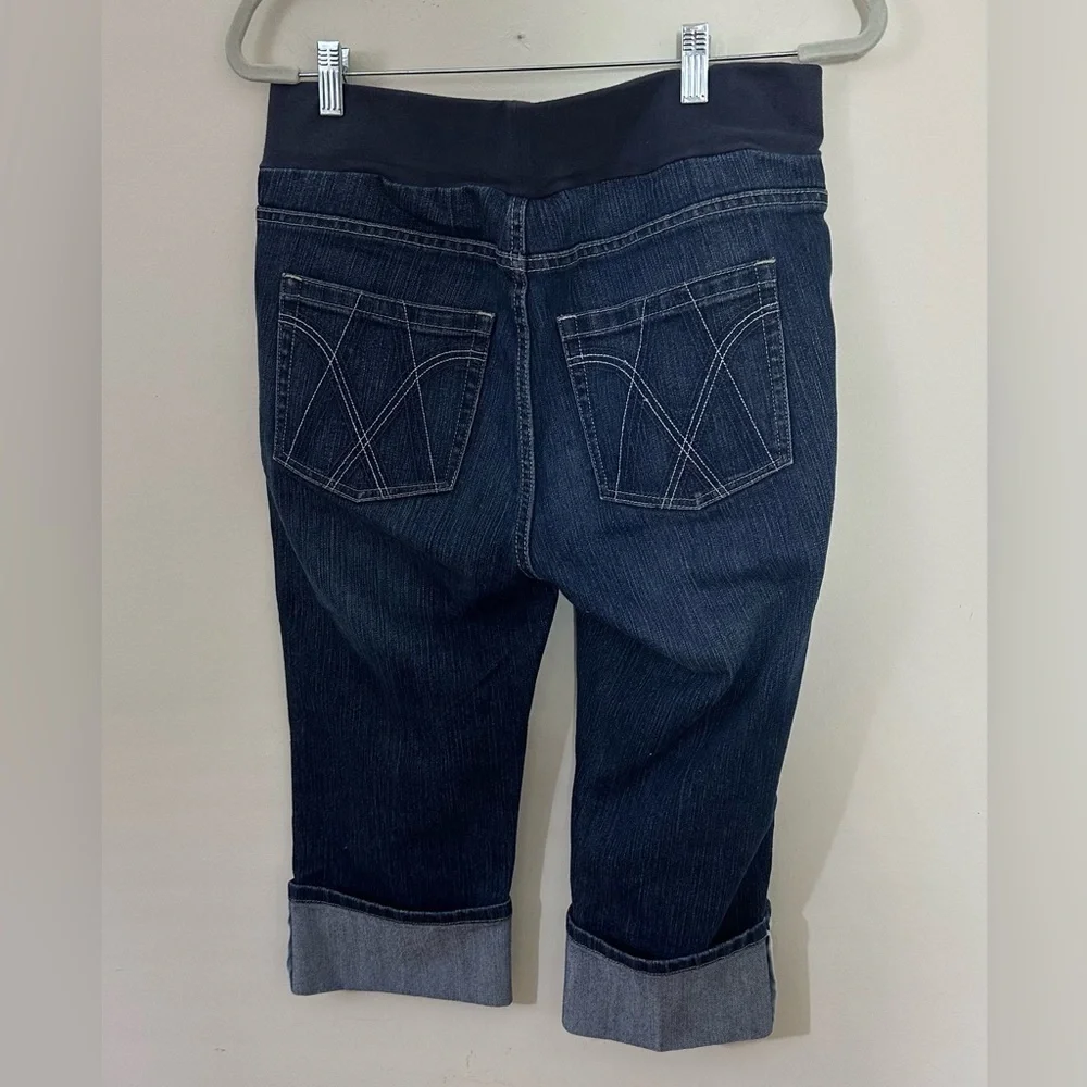 American Star Maternity sz med jean Capri with rolled up bottoms